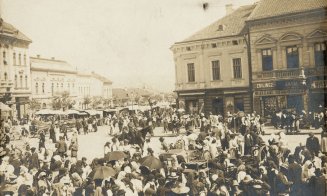 "Vederi din Cluj". O zi de târg, din perioada 1900-1904