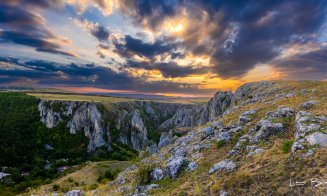 IMAGINI de excepţie cu apusul de soare în Cheile Tureniului