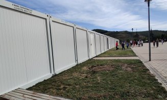 Săli de clasă în containere în Floreşti / "Parcă ar fi o organizare de șantier, nu o instituție de învățământ"