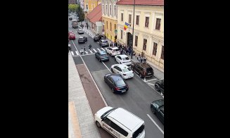 Noaptea minţii... dis de dimineaţă în traficul din Cluj-Napoca / "No ăsta-i tupeu maxim!"/ "Şi-a dus copilul la şcoală"