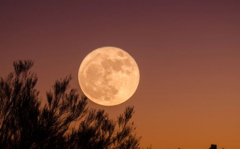 Spectacol astronomic inedit, vizibil și din România: Eclipsă de Lună, în tandem cu fenomenul de Superlună