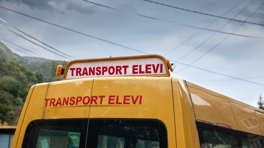 Ce facilități de transport vor avea elevii din județul Cluj. Tișe: „Asigurarea accesului la educație constituie o prioritate permanentă”