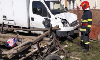 Accident cu o victimă pe un drum din Cluj. Căruță spulberată de o autoutilitară