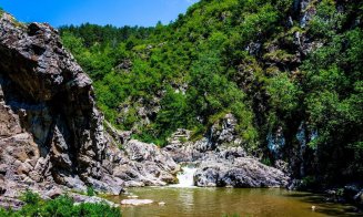 Cascada în Cluj, muntele în Brașov / "Cascada Ciucaş este frumoasă, dar din păcate nu are un măcar o potecă amenajată..."