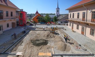 Cum merg lucrările la curtea clădirii fostei Judecătorii din Turda