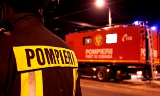 Incendiu la subsolul unei case în Dej. Pompierii intervin cu două autospeciale