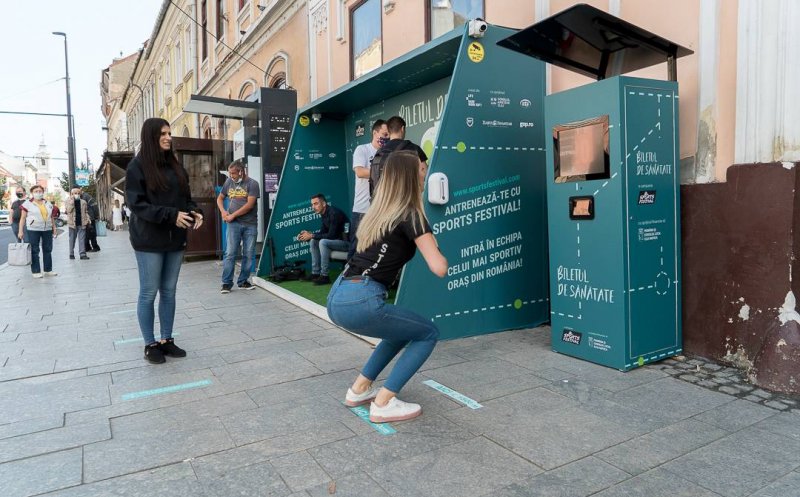 Biletul de Sănătate readuce mișcarea în stațiile de autobuz din Cluj-Napoca. Faci genuflexiuni sau mergi pe bicicletă pentru bilete GRATIS de bus