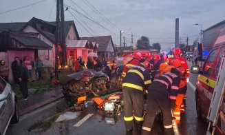 Cluj: Accident grav cu o victimă încarcerată. Coliziune puternică între două mașini și un TIR