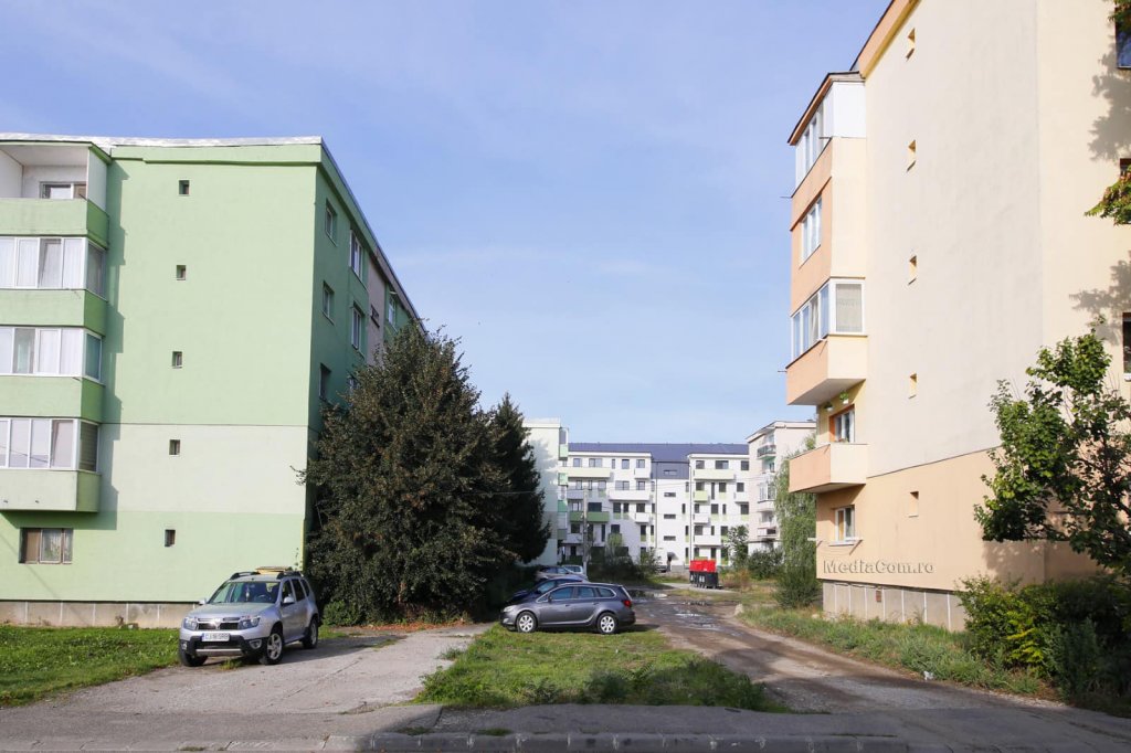 Începe amenajarea spațiilor verzi și a căilor de acces ale noului bloc ANL din Turda