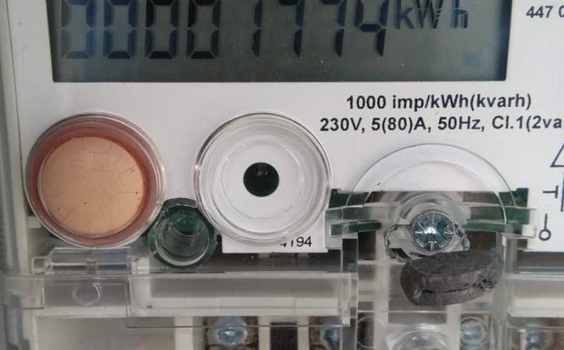 Românii au furat mai mult curent anul acesta. Cât valorează energia electrică consumată fraudulos