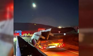 ACCIDENT pe centura Vâlcele-Apahida: Câteva grinzi uriaşe de beton au căzut dintr-un camion