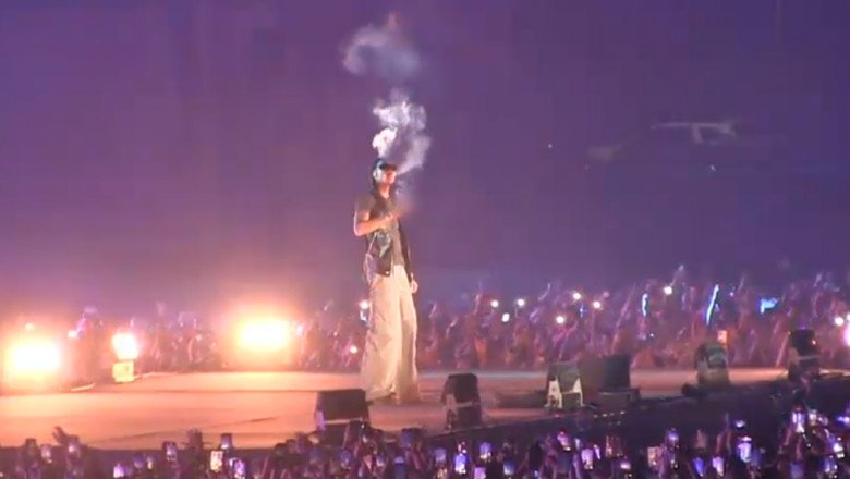 Wiz Khalifa, trimis în judecată de DIICOT. Rapperul american a fumat marijuana în timpul unui concert pe litoral