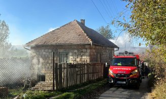 Incendiu cu victime la o casă într-o comună din Cluj. O femeie a fost carbonizată, iar o tânăra a fost arsă la față