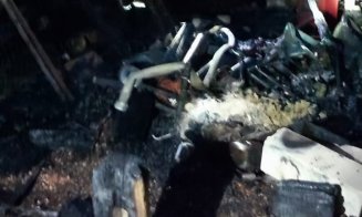 INCENDIU într-o gospodărie din județul Cluj. Focul s-a extins și la casa vecină