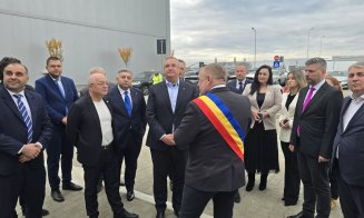 Nicolae Ciucă, în vizită la o fabrică de panificație din Câmpia Turzii. Candidatul la prezidențiale a gustat pâine făcută în Cluj