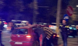 Accident rutier GRAV pe un bulevard din Cluj-Napoca: O persoană încarcerată / ISU a intervenit