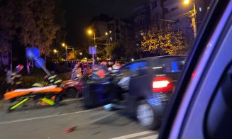 Accident rutier GRAV pe un bulevard din Cluj-Napoca: Trei persoane încarcerate