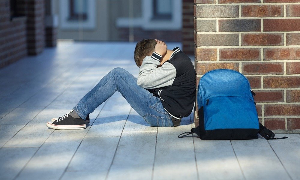 Bullying-ul costă! O instanță a decis că un elev trebuie să-i plătească colegului agresat 25.000 de lei