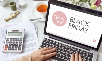 Românii vor lua cu „asalt” Black Friday-ul. Cât vor să cheltuiască și pe ce își vor da banii