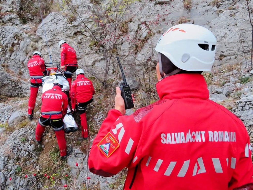 Vine iarna! Sfaturi de la salvamontiști: Ce ar trebui să aibă la ei cei care fac drumeții în acest weekend
