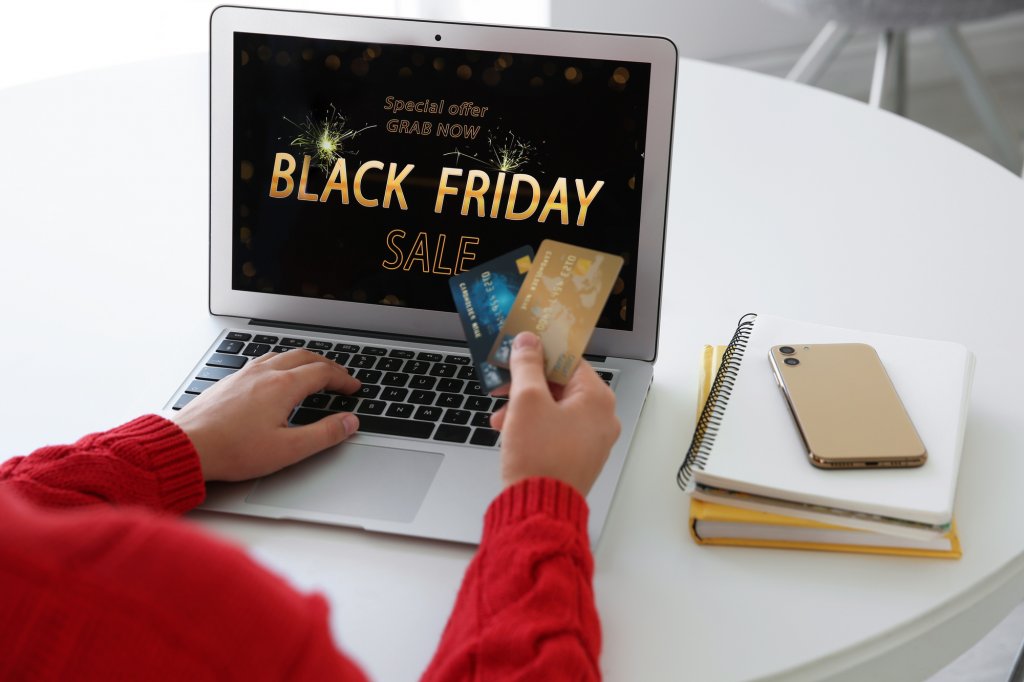 Black Friday, o afacere tot mai aproape de 1 miliard de lei. Românii au cheltuit mai mult la această ediție / Topul celor mai cumpărate produse