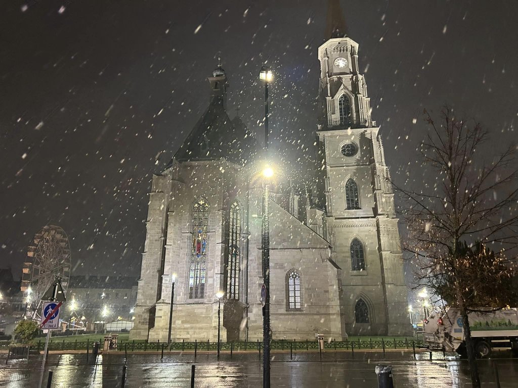 Prima ninsoare la Cluj-Napoca. Cum va fi vremea până la final de săptămână