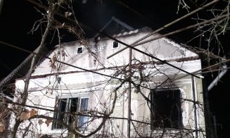 INCENDIU în Cluj: O defecțiune la instalația electrică le-a distrus casa