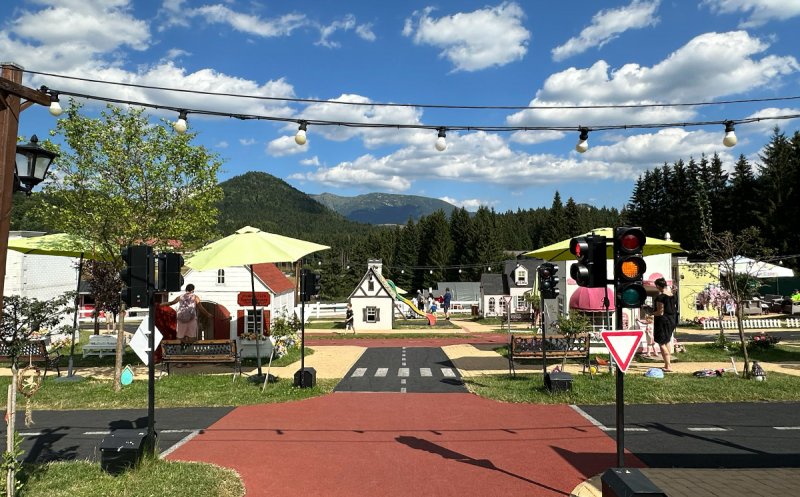 O nouă atracție pentru copii, lângă Cluj-Napoca: Mini City, orășelul unde micuții vor putea experimenta meserii