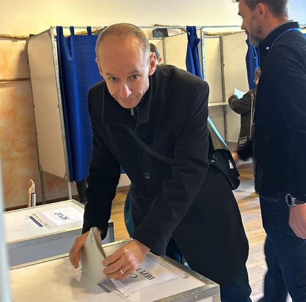 Alegeri parlamentare 2024. Ilie-Alin Coleșa: "Am votat pentru eliberarea țării, pentru libertate și demnitate națională"