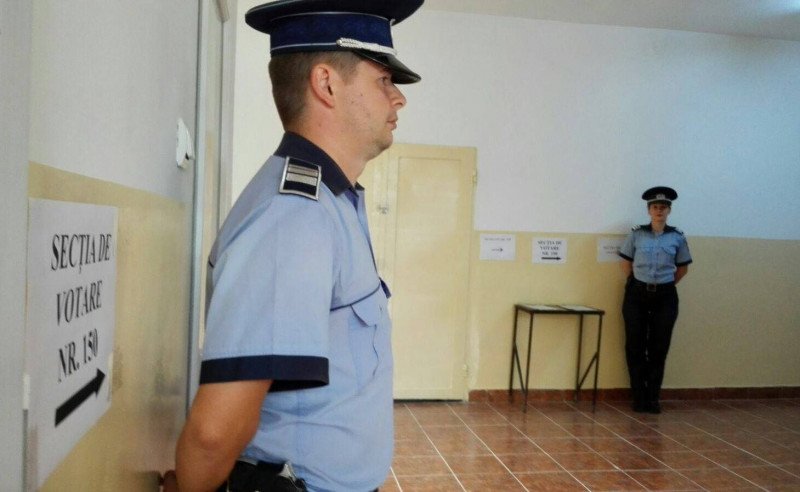 Incidentele se țin lanț la Cluj în ziua alegerilor: Bărbat amendat pentru consum de alcool, iar un tânăr a fotografiat buletinele de vot