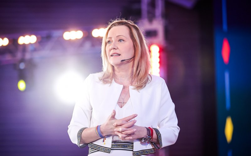 Elena Lasconi, după rezultatele exit-poll: „Noi, dacă suntem uniţi, roboţii ruşi de pe TikTok nu au cum să ne distrugă democraţia”