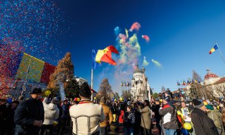 Cum a sărbătorit Cluj-Napoca 1 Decembrie: Spectacolul de drone, muzică și lumini / S-au aprins luminițele de Crăciun