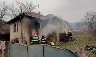 Incendiu într-o comună din Cluj: O casă a luat foc