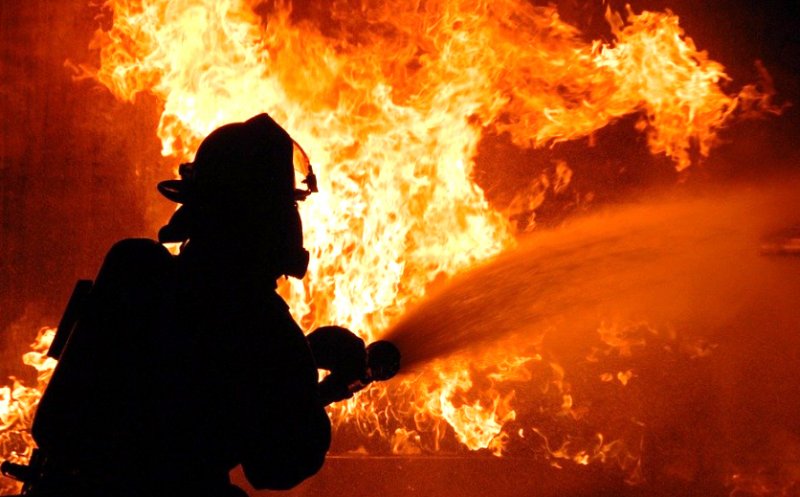 INCENDIU în Bonţida. Victimă carbonizată / A fost solicitat și elicopterul SMURD