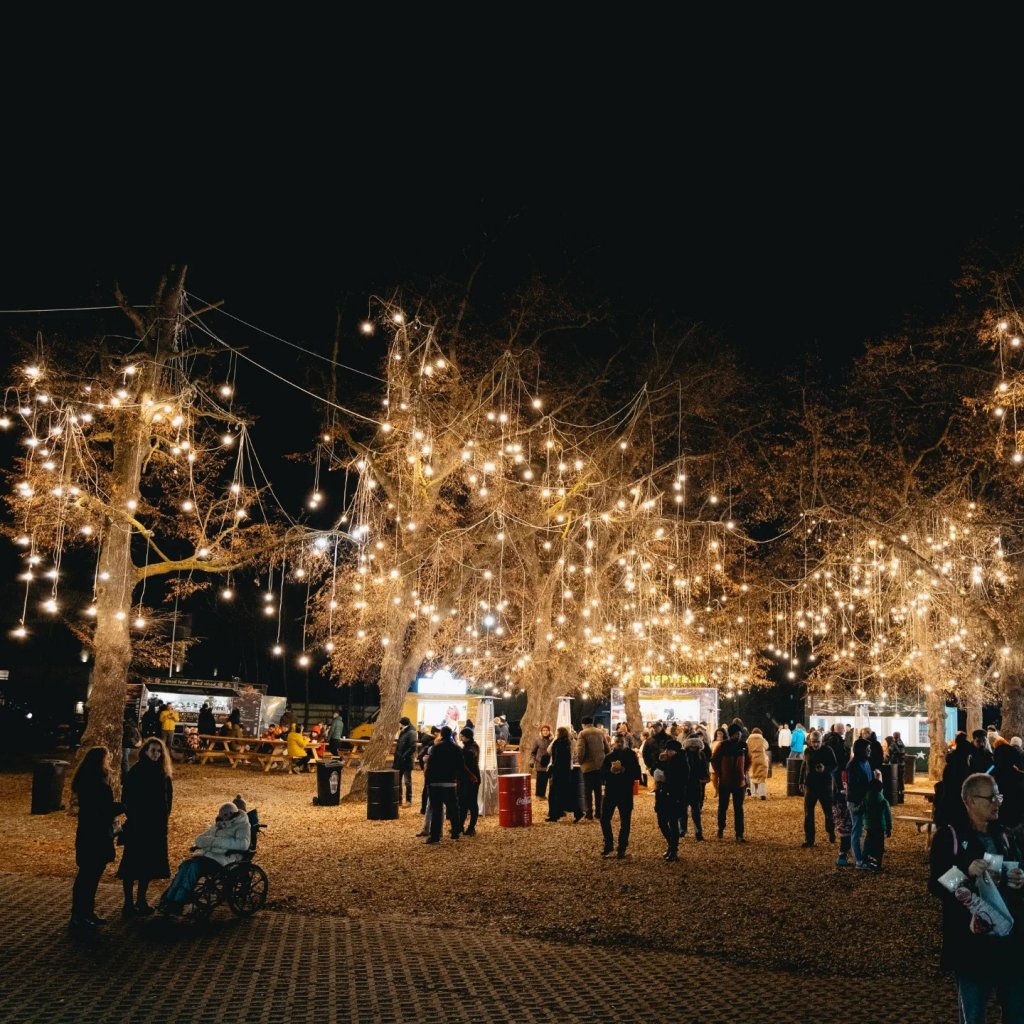 Primarul Pivariu, încântat de Târgul de Crăciun din Florești: „Adună foarte mulți oameni și avem incredibil de multe activități”