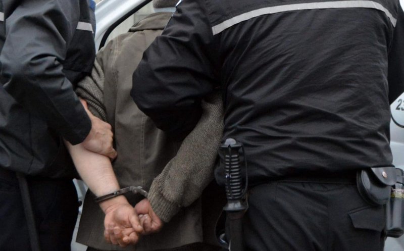 Bărbatul care explica pe TikTok cum ar tăia capetele evreilor a fost reținut: "Nu recunosc termenul de antisemitism, eu sunt dac"