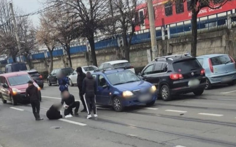 Femeie lovită de mașină lângă gara din Cluj, transportată de urgență la spital