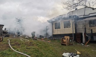 Dramă în prag de sărbători: O familie din Cluj a rămas fără casă după un incendiu violent. Un bărbat a suferit arsuri