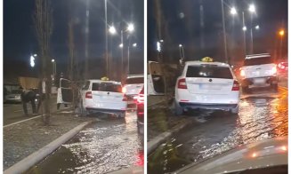 "Fântână arteziană" în Florești, după ce un taxi a intrat într-un hidrant. Strada, inundată