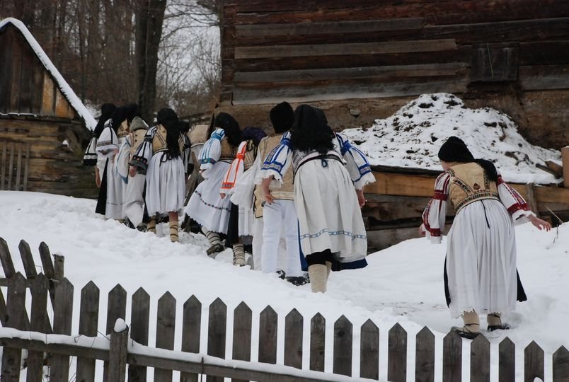 „Pițărăii” din Ajunul Crăciunului: Tradiții și ritualuri în satele clujene