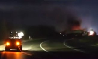 O cisternă cu GPL a luat foc în urma unui accident rutier / Pompierii au inervenit cu roboți pentru a nu risca o tragedie ca cea de la Crevedia