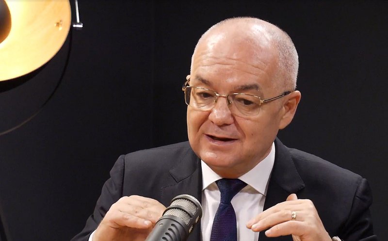 Emil Boc, luat la rost de un taximetrist în București / "Prosperitatea trebuie să aibă accesibilitate de masă"