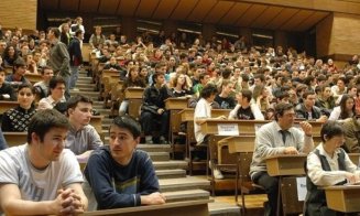 Organizațiile studențești critică posibilă micșorare a reducerii la transport și înghețarea burselor: „Aceste măsuri sunt inacceptabile”