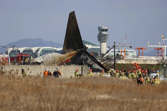 Avion prăbușit în Coreea de Sud. La bord se aflau 175 de pasageri