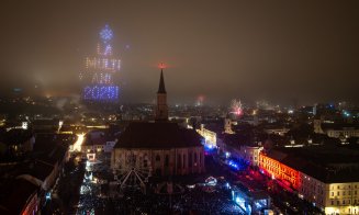 Cum s-a văzut spectacolul de drone și lumini din Cluj-Napoca în noaptea de Anul Nou / Mesajul primarului Emil Boc