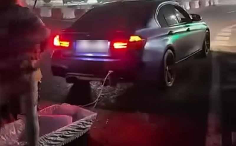 Scene incredibile: Un șofer a făcut drifturi cu sicriul legat de mașină. Cine se afla în coșciug