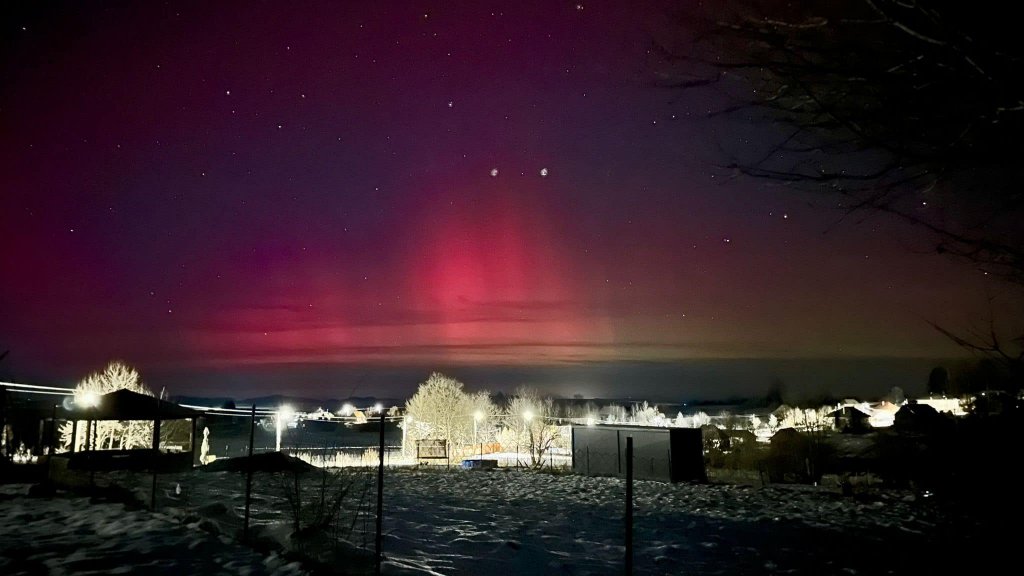 Aurora Boreală surprinsă pe cerul României în prima zi din 2025. Fenomenul a fost vizibil și în Cluj