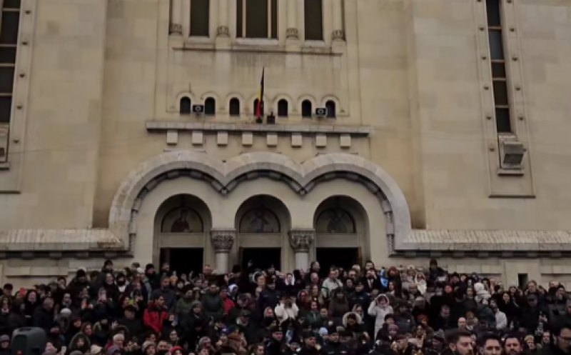 Ziua în care se sfințesc apele! Mii de oameni la Catedrala Mitropolitană din Cluj, la slujba de Bobotează