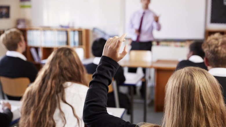 Bursele de merit, în vizorul ministrului Educației: „De acum înainte, metodologiile o să treacă și pe la mine și mă uit cu mare atenție”