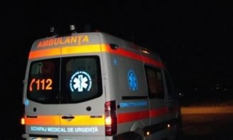 Accident rutier din cauza neatenției la volan, pe un drum din Cluj. Un tânăr, transportat de urgență la spital